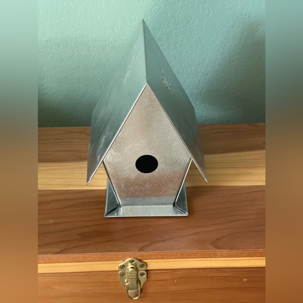 Galvanized birdhouse 8.75x6.5”
